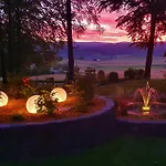 Thueringer Waldbaude טמבאך-דיטהרץ